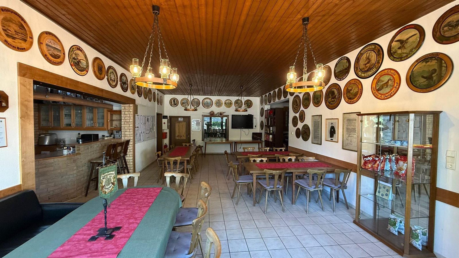 Gastraum im Vereinsheim, Ansicht zwei